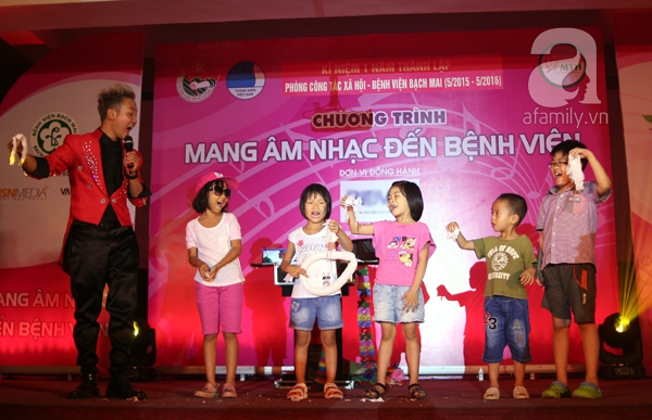mang âm nhạc đến bệnh viện
